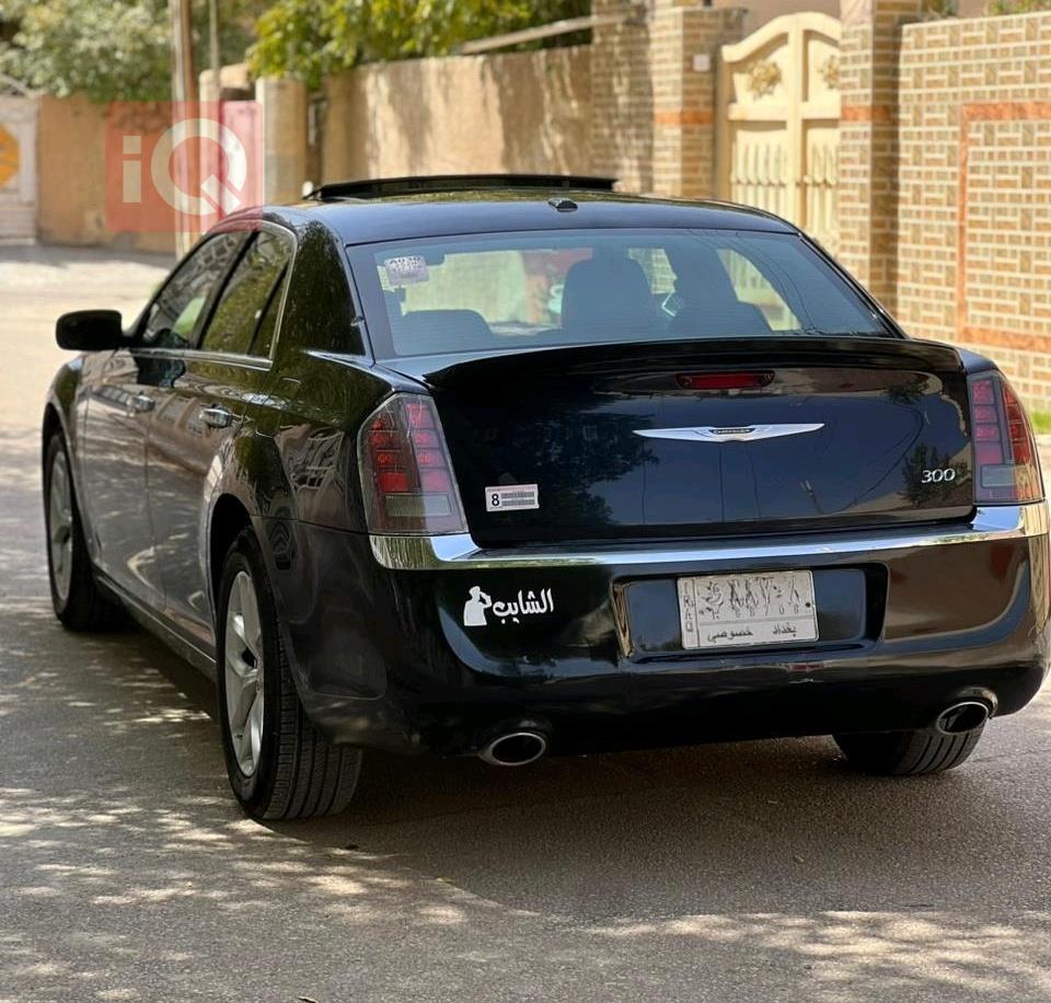 كرايسلر 300